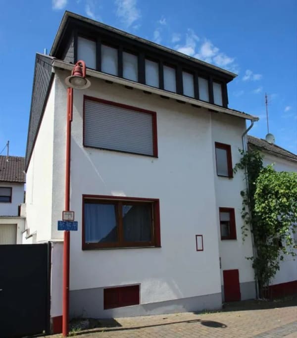 Immobilie in Bad Breisig - Modernisiertes Mehrfamilienhaus mit Garage große Sonnenterrasse mit Fernblick Ruhiglage Bad Breisig - Bild 1
