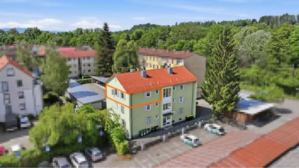 Immobilie in Ravensburg - Leerstehende 4-Zimmer-Wohnung mit Balkon und Carport in solidem 6-Familienhaus in Ravensburg! - Bild 0