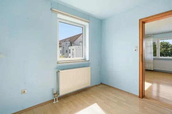 Immobilie in Ravensburg - Leerstehende 4-Zimmer-Wohnung mit Balkon und Carport in solidem 6-Familienhaus in Ravensburg! - Bild 4