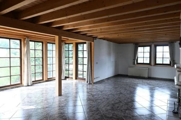 Immobilie in Jahnsdorf/Erzgebirge - Familienfreundliches Haus mit Balkon und Terrasse in Jahnsdorf/Erzgeb. - Bild 1