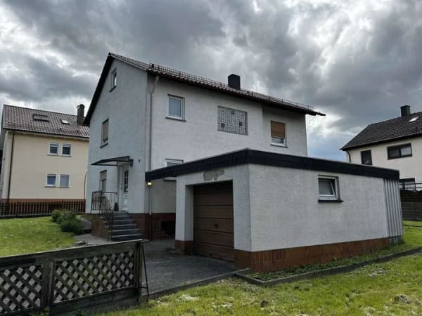 Immobilie in Neuenstein - Einfamilienhaus mit Gestaltungspotenzial: Raum für Ihre Ideen in Neuenstein - Bild 0