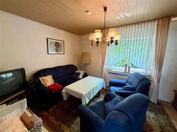 Immobilie in Rietberg - Ein Haus mit Charakter und viel Potenzial -Ideal für Familien, Gartenliebhaber und kreative Modernisierer - Bild 3