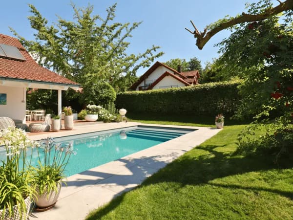 Immobilie in Heitersheim - Traumhaftes Ein- bis Dreifamilienhaus mit Pool in Heitersheim - Bild 3