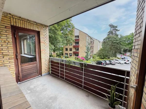 Immobilie in Wedel - Helle 3-Zimmer-Eigentumswohnung mit großzügiger Essdiele und sonniger West-Loggia - Bild 2