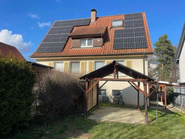 Immobilie in Hattenhofen - Freistehendes 1-2-Familienhaus mit 804 m² großem Grundstück und viel Potenzial - Bild 0