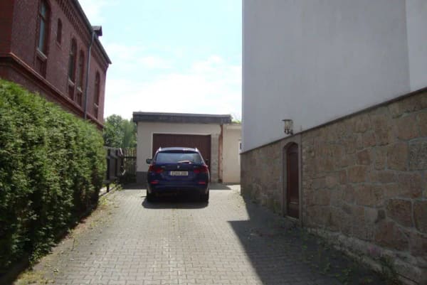 Immobilie in Wilkau-Haßlau - Vierfamilienhaus mit Garagen und Bungalow  - Bild 2