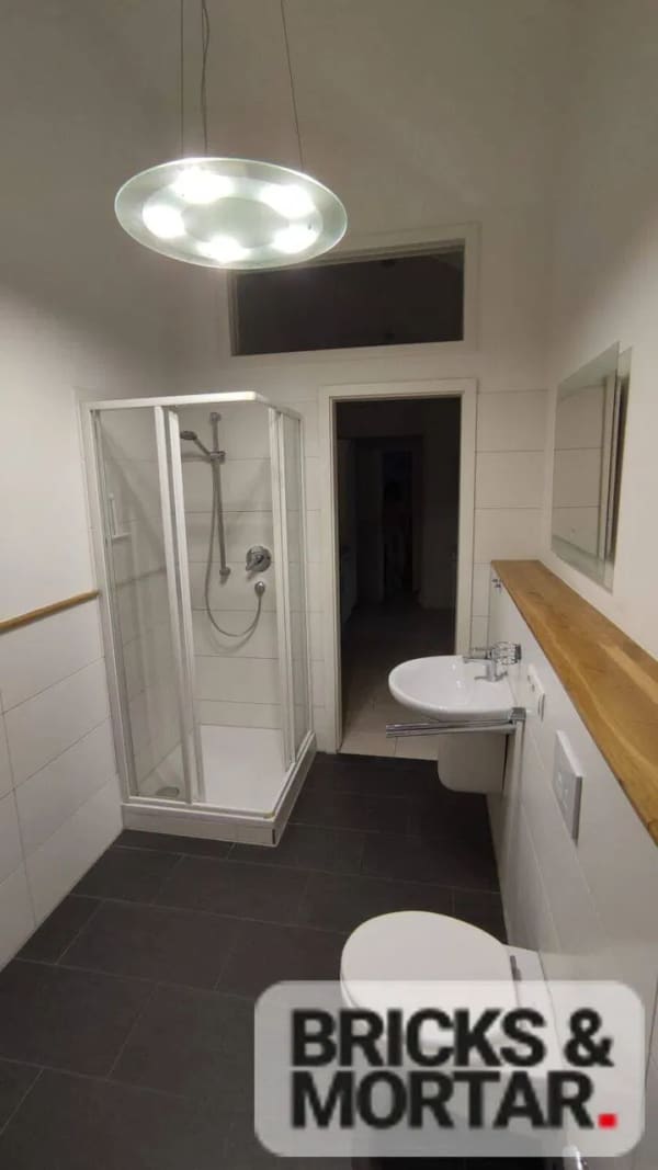 Immobilie in Krumbach (Schwaben) - Herrschaftlich wohnen im Schloss Niederraunau Einzigartiges 1-Zimmer-Juwel mit historischem Charme - Bild 3