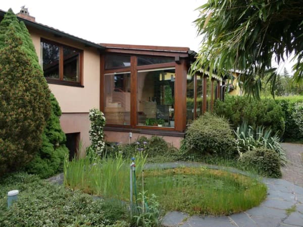 Immobilie in Frankfurt (Oder) - Einfamilienhaus im Bungalowstil mit Wintergarten auf einem schönen gepflegten Erbbaugrundstück - Bild 2