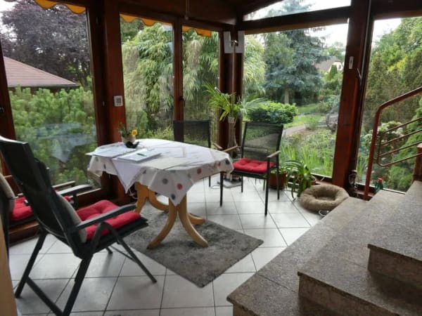 Immobilie in Frankfurt (Oder) - Einfamilienhaus im Bungalowstil mit Wintergarten auf einem schönen gepflegten Erbbaugrundstück - Bild 4