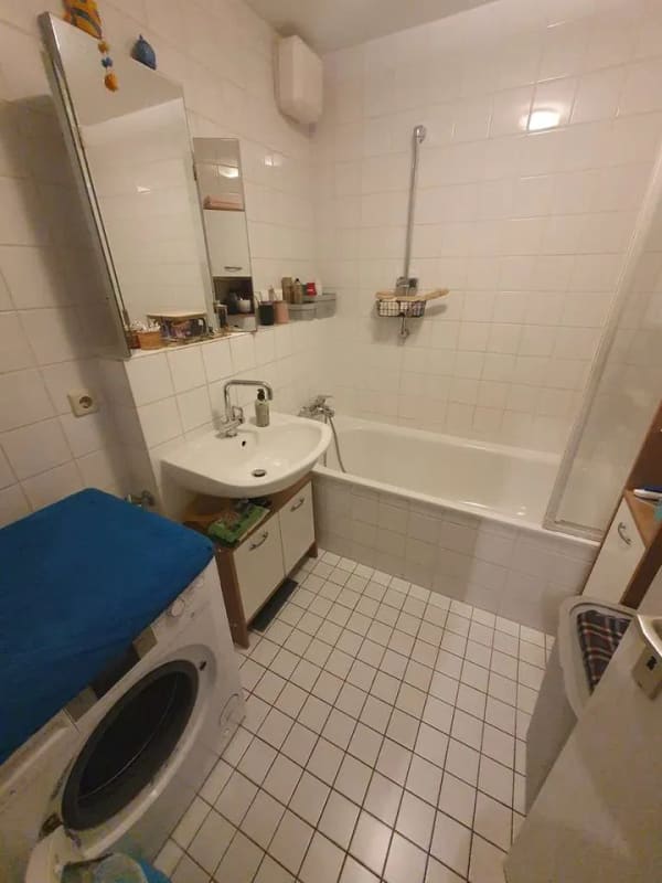 Immobilie in Auerbach/Vogtland - Solide Kapitalanlage oder Eigenbedarf: Gepflegte 3-Zimmer-Wohnung mit TG-Stellplatz & treue Mieterin - Bild 2