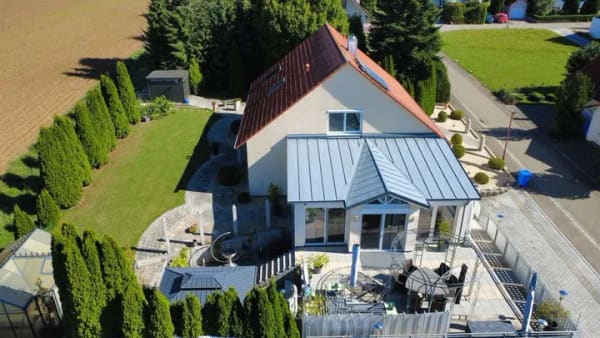 Immobilie in Rainau - Einfamilienhaus in unverbaubarer Randlage auch als Mehrgenerationenhaus nutzbar. 3 Wohneinheiten - Bild 2