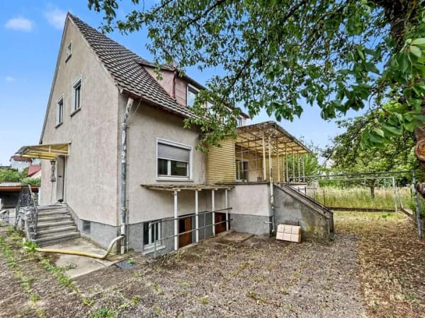 Immobilie in Bad Neustadt an der Saale - Charmantes Ein- bis Zweifamilienhaus mit Garten und viel Potential in Bad Neustadt an der Saale - Bild 1