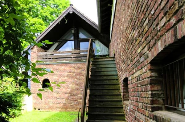 Immobilie in Bergisch Gladbach - Ideal zur Projektierung, für große Familien oder soziale Zwecke - Hofanlage ohne Denkmal in Bensberg - Bild 2