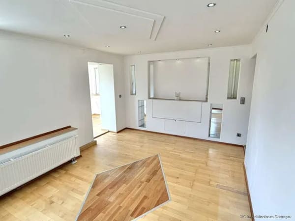 Immobilie in Trostberg - Teilrenovierungsbedürftiges Zweifamilienhaus in zentrumsnaher Lage von Trostberg - Ausbaupotential! - Bild 2
