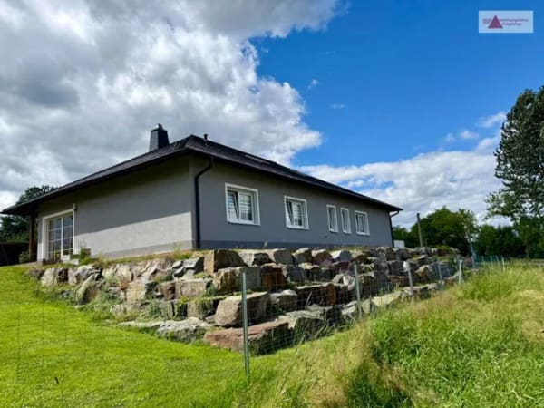 Immobilie in Elterlein - Einfamilienhaus im Bungalow-Stil: 230 m² Wohnfläche, Kamin, Büro & Garage in Elterlein (Erzgebirge) - Bild 4