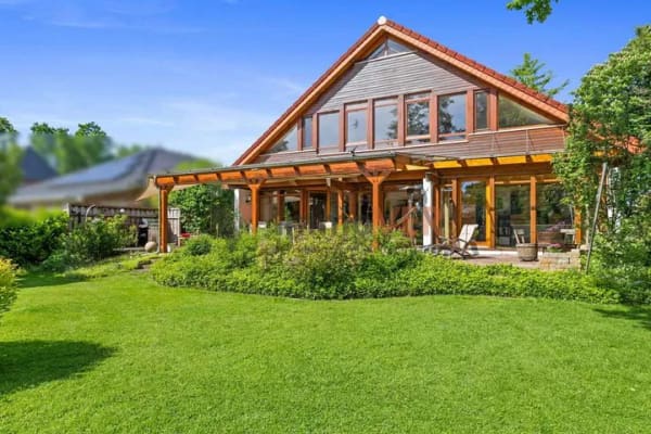 Immobilie in Thedinghausen - Besonderes Architektenhaus mit lichtdurchflutetem Wohnkonzept und großem Naturgrundstück - Bild 0