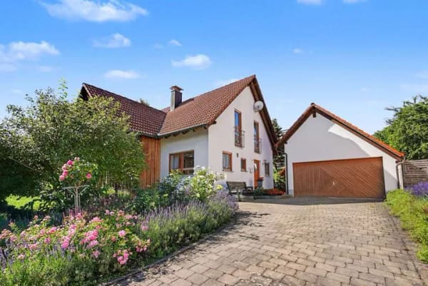 Immobilie in Öpfingen - Familienglück mit Einliegerwohnung – Großzügiges Einfamilienhaus mit Traumgarten in Öpfingen - Bild 4