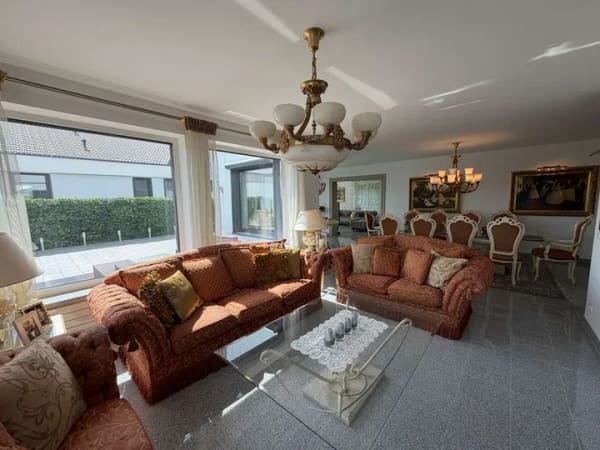 Immobilie in Ober-Olm - "Schöner Wohnen"
Exklusive Villa mit Einliegerwohnung in TOP-Zustand - Bild 1