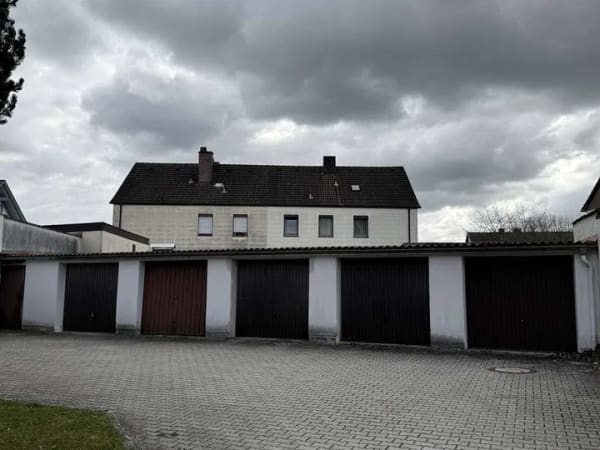 Immobilie in Burghausen - Gelegenheit-Mehrfamilienhaus mit 7 Wohn-, 2 Gewerbeeinheiten und 14 Garagen - Bild 3