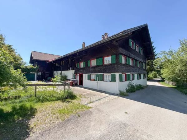 Immobilie in Grünenbach - Charmantes Bauernhaus mit Entwicklungspotenzial im Allgäu! - Bild 0