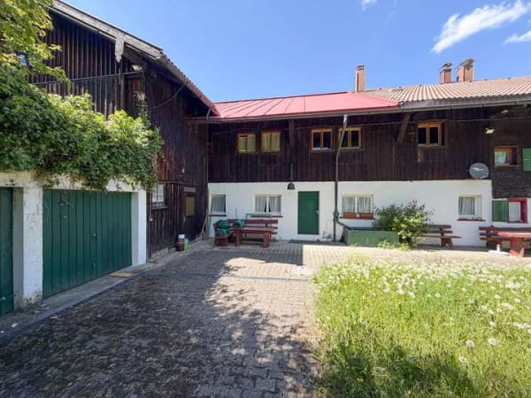 Immobilie in Grünenbach - Charmantes Bauernhaus mit Entwicklungspotenzial im Allgäu! - Bild 1
