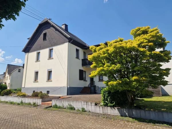 Immobilie in Meudt - Solides Einfamilienhaus mit Garten und Garage in zentraler Lage von Meudt, Nähe Montabaur! - Bild 2