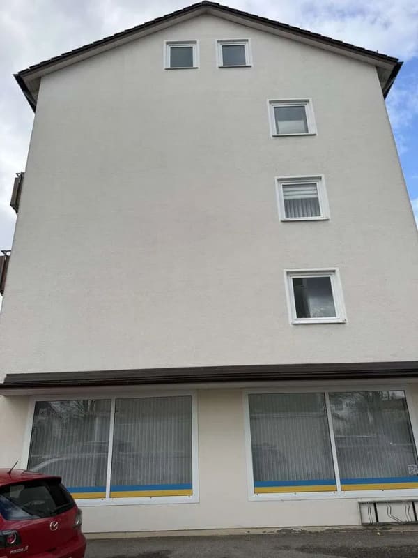 Immobilie in Burghausen - Gelegenheit-Mehrfamilienhaus mit 7 Wohn-, 2 Gewerbeeinheiten und 14 Garagen - Bild 2