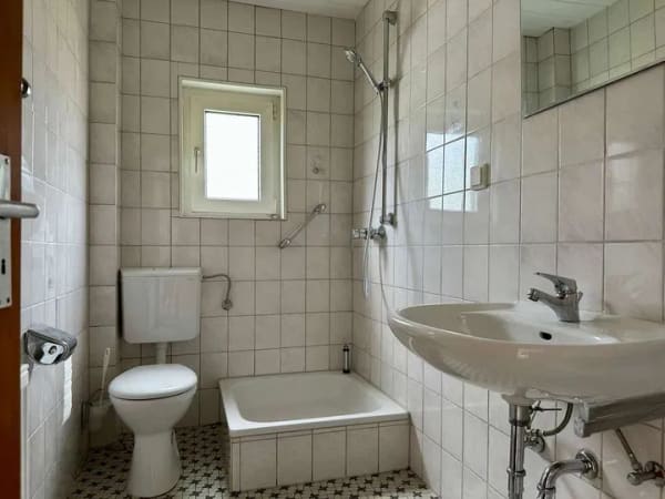 Immobilie in Garbsen - PROVISIONSFREI für Käufer! Einfamilienhaus auf Erbpachtgrundstück mit großem Garten - Bild 2