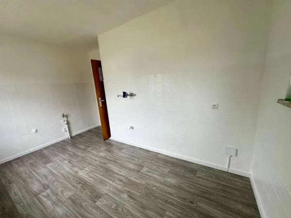 Immobilie in Garbsen - PROVISIONSFREI für Käufer! Einfamilienhaus auf Erbpachtgrundstück mit großem Garten - Bild 3