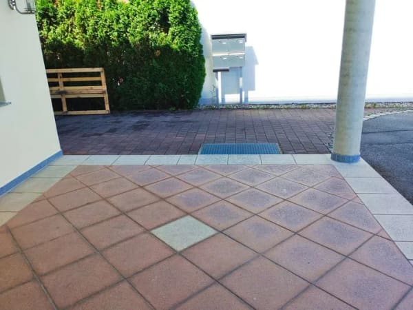 Immobilie in Griesstätt - Kleine helle und ruhige Wohnung in Griesstätt zu verkaufen - Bild 1