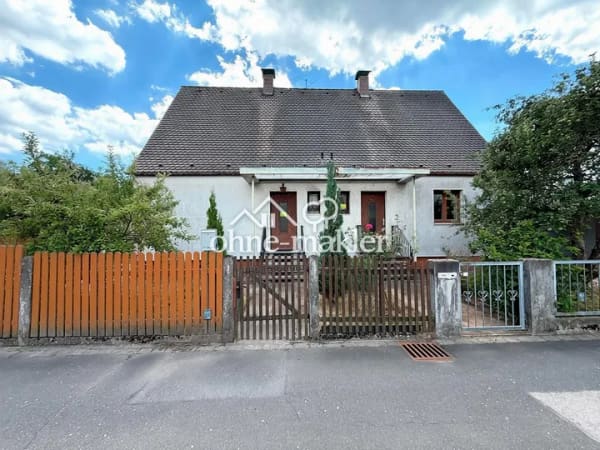 Immobilie in Feucht - 2 Doppelhaushälften / 2-Familienhaus * in Feucht - Bild 0
