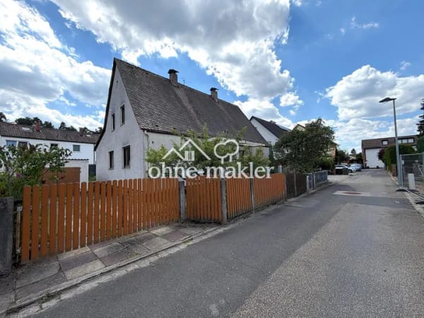 Immobilie in Feucht - 2 Doppelhaushälften / 2-Familienhaus * in Feucht - Bild 1