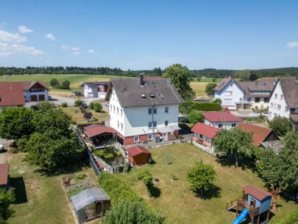 Immobilie in Epfendorf - Ein Haus für mehr als eine Lebensphase – flexibel wohnen mit Garten, Garagen und Perspektive - Bild 1
