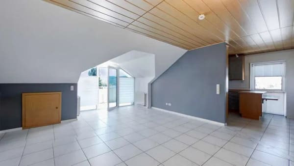 Immobilie in Marktheidenfeld - Wohnen mit Weitblick – gepflegte Dachgeschosswohnung mit Balkon, Stellplatz & nur 158 € Hausgeld“ - Bild 3