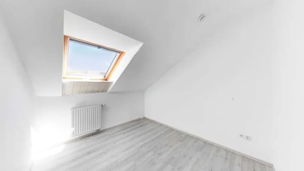 Immobilie in Marktheidenfeld - Wohnen mit Weitblick – gepflegte Dachgeschosswohnung mit Balkon, Stellplatz & nur 158 € Hausgeld“ - Bild 4