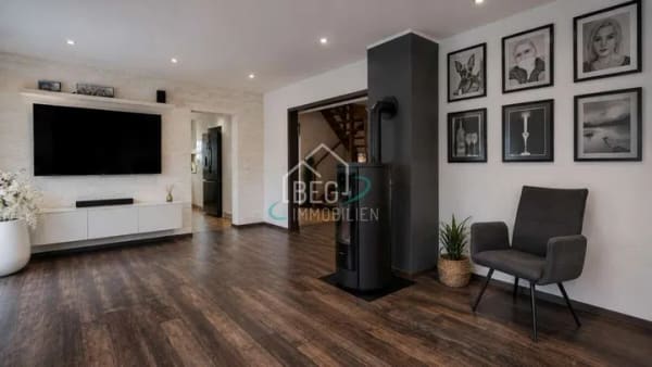 Immobilie in Fichtenberg - Viel Raum für die ganze Familie – mit Weitblick und Garten - Bild 3