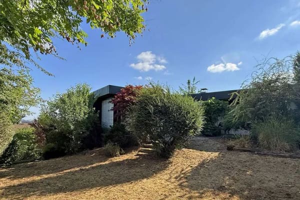 Immobilie in Gerlingen - GERLINGEN - EFH (BUNGALOW) MIT ELW/BÜRO, GROSSE GARAGE, FREI. - Bild 1