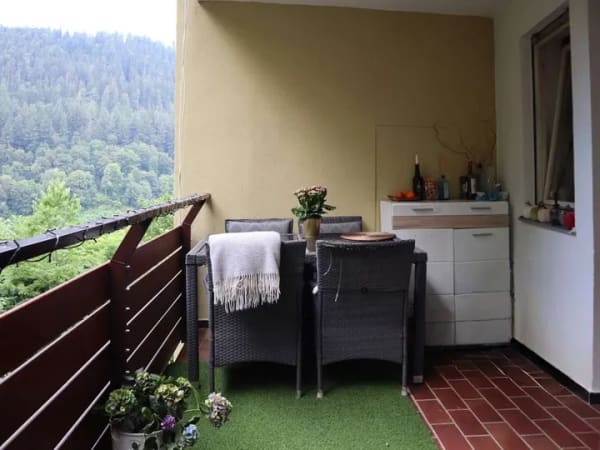 Immobilie in Bad Wildbad - Attraktive 2-Zimmer Wohnung in Bad Wildbad mit zwei Balkonen und herrlicher Aussicht. - Bild 2