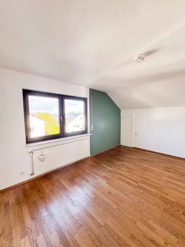 Immobilie in Allmersbach im Tal - Schöne 4-Zimmer-Dachgeschosswohnung mit Balkon & Stellplatz – sofort bezugsfrei - Bild 0