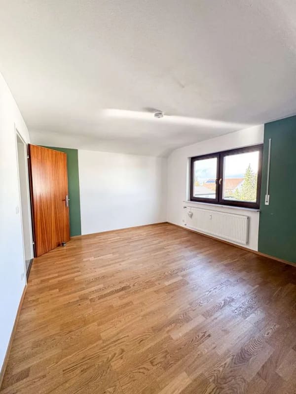 Immobilie in Allmersbach im Tal - Schöne 4-Zimmer-Dachgeschosswohnung mit Balkon & Stellplatz – sofort bezugsfrei - Bild 1
