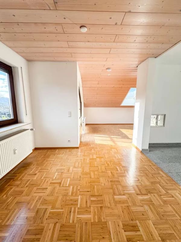 Immobilie in Allmersbach im Tal - Schöne 4-Zimmer-Dachgeschosswohnung mit Balkon & Stellplatz – sofort bezugsfrei - Bild 4