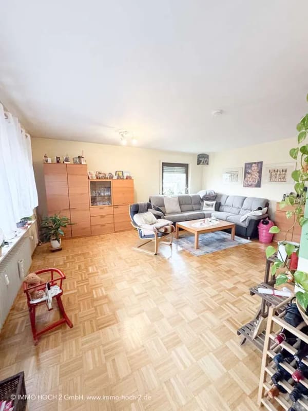 Immobilie in Allmersbach im Tal - Geräumige 5-Zimmer-Wohnung mit Garage, Stellplatz & Garten – 106 m² Wohnfläche - Bild 0