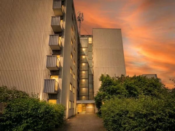 Immobilie in Krefeld - VERMIETETES APARTMENT MIT LOGGIA IN KREFELD-INRATH ZU KAUFEN! - Bild 0
