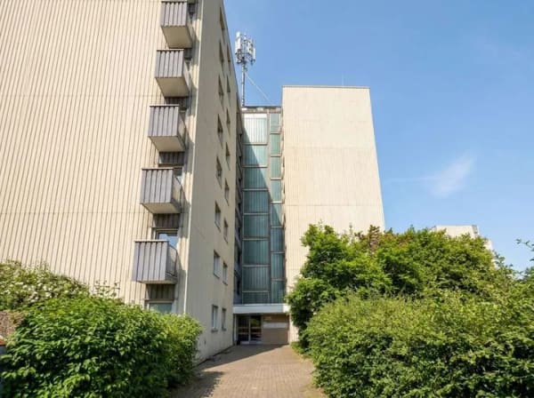 Immobilie in Krefeld - VERMIETETES APARTMENT MIT LOGGIA IN KREFELD-INRATH ZU KAUFEN! - Bild 1