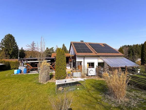 Immobilie in Wüstenrot - Großzügiges Einfamilienhaus mit modernisierter Heizung auf weitläufigem Grundstück - Bild 1