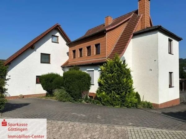 Immobilie in Hann. Münden - Zwei Wohnhäuser ( WEG) auf großem Grundstück in Volkmarshausen - nur gemeinsam zu veräußern - Bild 0