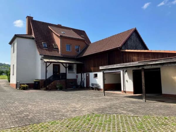 Immobilie in Hann. Münden - Zwei Wohnhäuser ( WEG) auf großem Grundstück in Volkmarshausen - nur gemeinsam zu veräußern - Bild 1