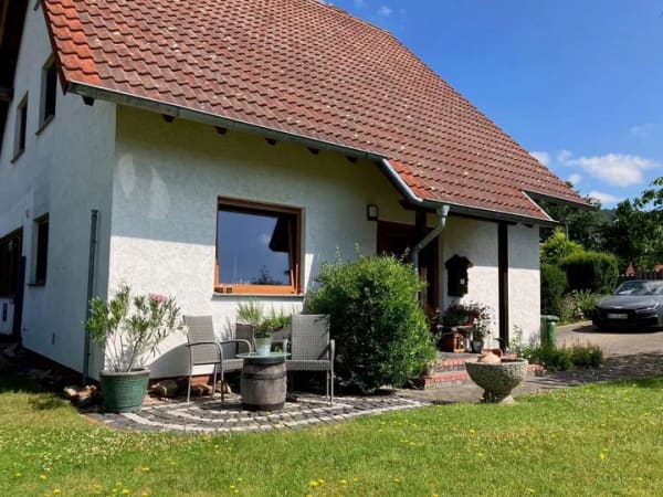 Immobilie in Hann. Münden - Zwei Wohnhäuser ( WEG) auf großem Grundstück in Volkmarshausen - nur gemeinsam zu veräußern - Bild 2