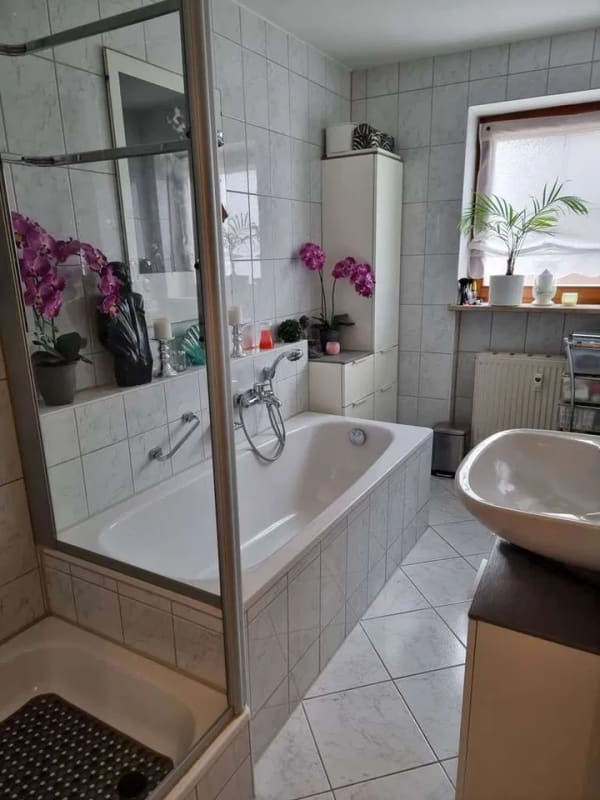 Immobilie in Emmering - 2-Zimmer-Erdgeschosswohnung mit Garten & TG-Stellplatz in Emmering - Bild 1