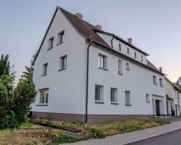 Immobilie in Bitz - Modernisiertes Mehrfamilienhaus mit 3 Wohneinheiten, 4 Garagen und attraktiver Renditechance - Bild 1